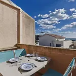 T2 A 150 M De La Avec Terrasse Et Parking Prive - Fr-1-423-245 Apartmán *