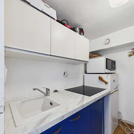 Apartment T2 A 150 M De La Avec Terrasse Et Parking Prive - Fr-1-423-245 *
